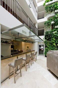 Mana Suites & Sea