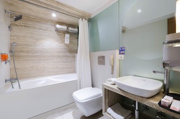 7 Apple Hotel Pimpri Pune