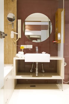 7 Apple Hotel Pimpri Pune