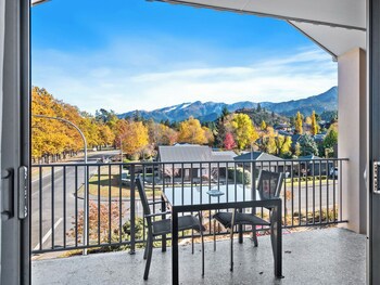 Clear Ridge Apartments