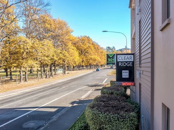 Clear Ridge Apartments