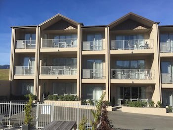 Clear Ridge Apartments