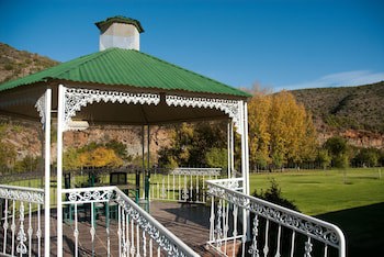 Old Mill Lodge, Working Ostrich Farm & Restaurant, Oudtshoorn
