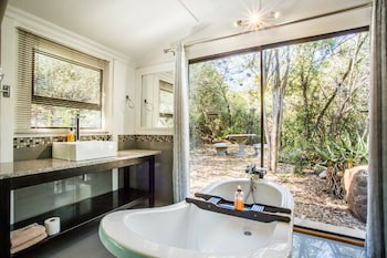 Old Mill Lodge, Working Ostrich Farm & Restaurant, Oudtshoorn