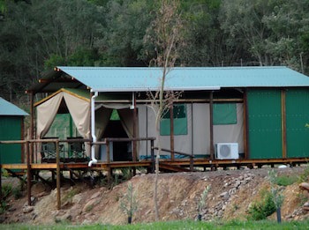 Old Mill Lodge, Working Ostrich Farm & Restaurant, Oudtshoorn