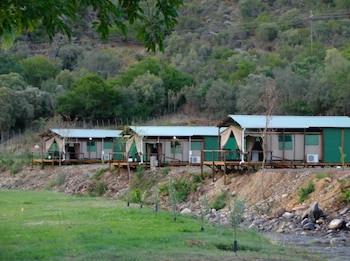 Old Mill Lodge, Working Ostrich Farm & Restaurant, Oudtshoorn