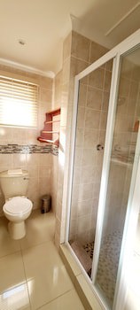 Old Mill Lodge, Working Ostrich Farm & Restaurant, Oudtshoorn