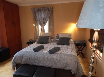 Old Mill Lodge, Working Ostrich Farm & Restaurant, Oudtshoorn