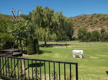 Old Mill Lodge, Working Ostrich Farm & Restaurant, Oudtshoorn