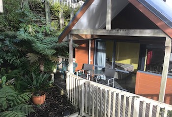Bay Cabinz Motel