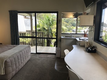 Bay Cabinz Motel