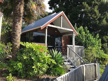 Bay Cabinz Motel