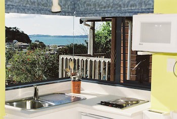 Bay Cabinz Motel