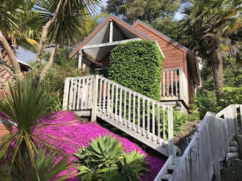 Bay Cabinz Motel