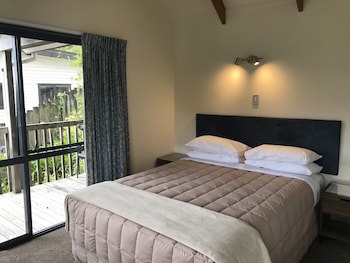 Bay Cabinz Motel