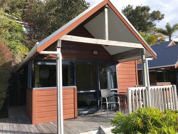 Bay Cabinz Motel