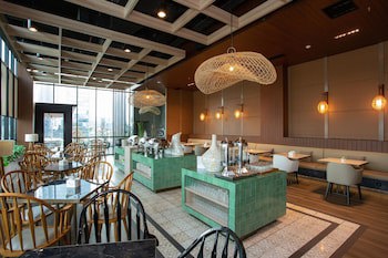 Avissa Suites