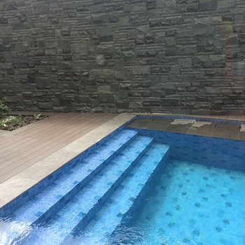 Avissa Suites