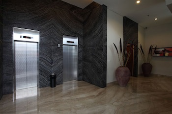 Avissa Suites