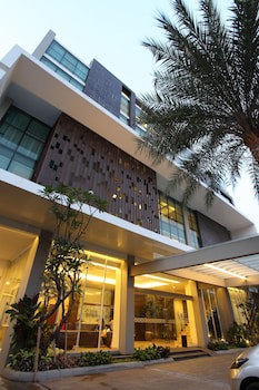 Avissa Suites