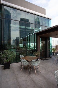 Avissa Suites