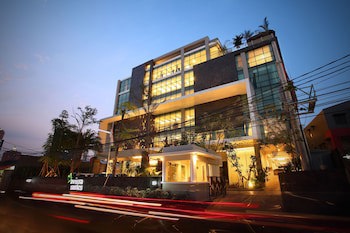 Avissa Suites