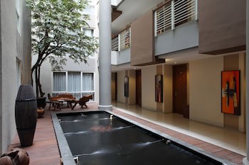 Avissa Suites