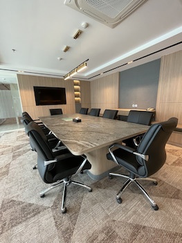 Avissa Suites