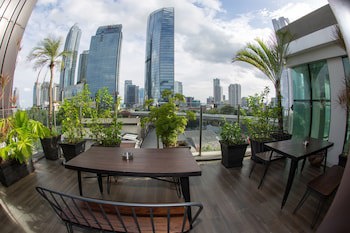 Avissa Suites