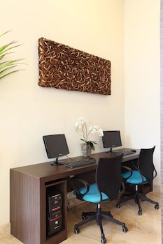Avissa Suites