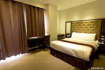 Castle Peak Hotel