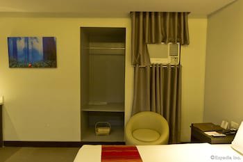Castle Peak Hotel