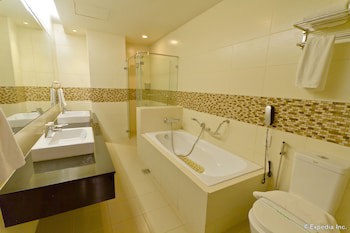 Castle Peak Hotel
