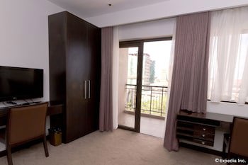 Castle Peak Hotel