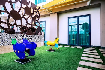 Ixora Hotel