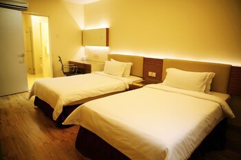 Ixora Hotel