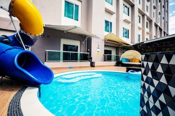 Ixora Hotel