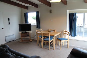 Riverview Motel