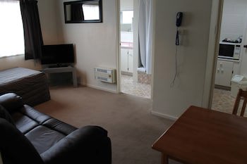 Riverview Motel
