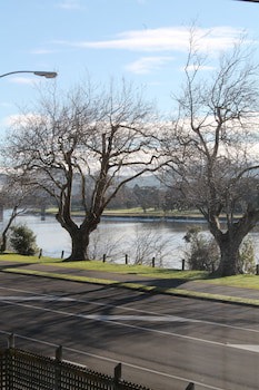 Riverview Motel