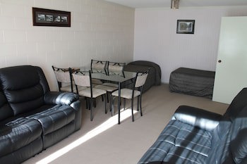 Riverview Motel