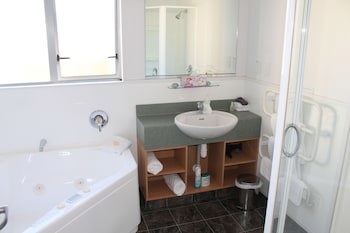 Riverview Motel