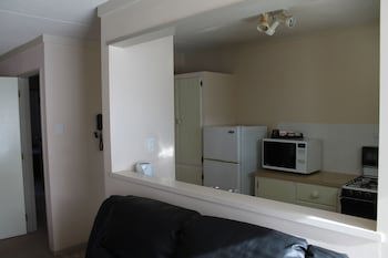 Riverview Motel