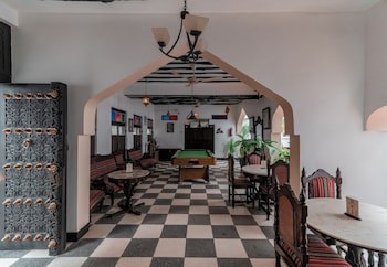 Dhow Palace Hotel