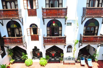 Dhow Palace Hotel
