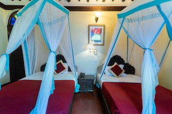 Dhow Palace Hotel