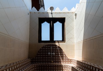 Dhow Palace Hotel