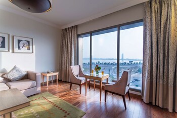 Golden Tulip Dammam Corniche Hotel