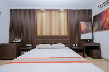 The Grand Palace Hotel