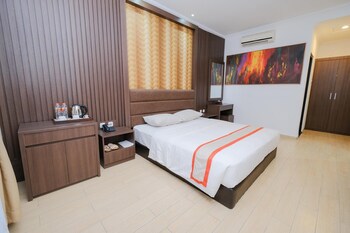 The Grand Palace Hotel